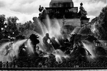 Fotografie getiteld "monument aux Girond…" door David Page, Origineel Kunstwerk, Digitale fotografie