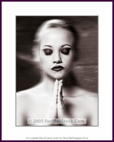 Fotografie getiteld "Gothic Prayer" door David Lace, Origineel Kunstwerk