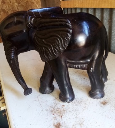 Sculpture intitulée "Ebony Elephant smoo…" par Obed Omwange, Œuvre d'art originale, Bois