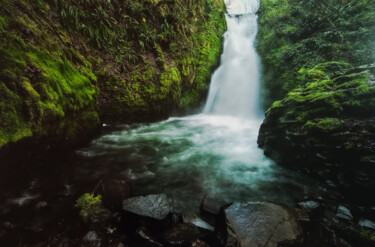 Photography titled "Bridal Veil Pool" by Decesare, Original Artwork, Digital Photography