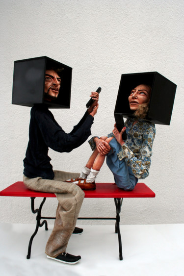 Sculpture titled "Virtual lovers" by Dekoque, Original Artwork, Resin
