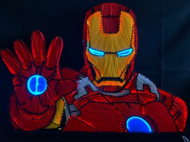 Arte tessile intitolato "Iron Man Светящаяся…" da Denis Salov, Opera d'arte originale, String Art