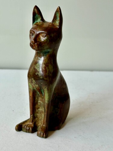 「petit chat égyptien…」というタイトルの彫刻 Denis Thebaudeauによって, オリジナルのアートワーク, ブロンズ
