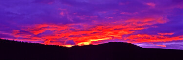 Fotografie mit dem Titel "Sunset Sky over Skye" von Derek Harris, Original-Kunstwerk, Nicht bearbeitete Fotografie