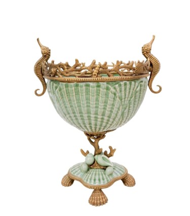 Scultura intitolato "Porcelain and bronz…" da Djamel Eddine Hafis, Opera d'arte originale, Bronzo