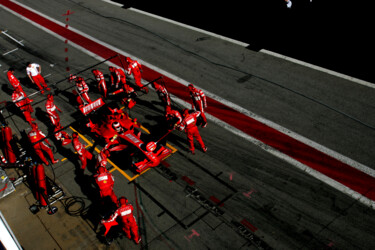 Photographie intitulée "Raikkonen Ferrari B…" par Dominique Leroy, Œuvre d'art originale