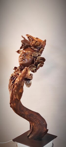 Skulptur mit dem Titel ""Magnolia"" von Elena Kraft, Original-Kunstwerk, Ton