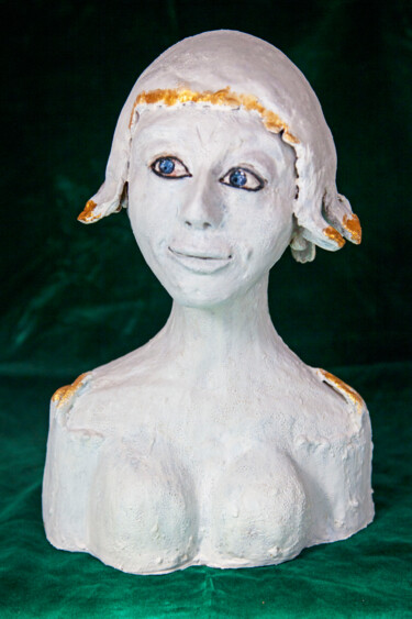 Sculpture titled "Miss Laura" by Elena Uljancic, Original Artwork, Ceramics