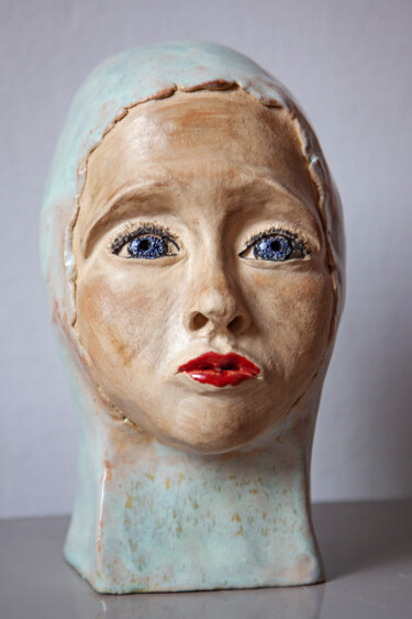 Skulptur mit dem Titel "Milly" von Elena Uljancic, Original-Kunstwerk, Keramik