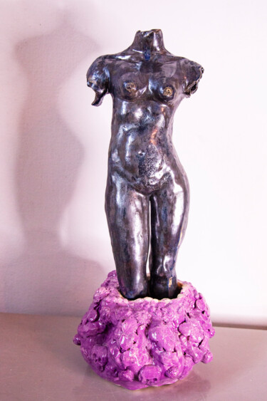 Skulptur mit dem Titel "Venus" von Elena Uljancic, Original-Kunstwerk, Keramik