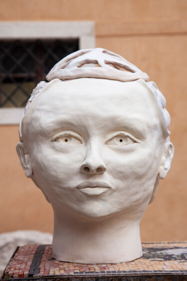 雕塑 标题为“The woman in my head” 由Elena Uljancic, 原创艺术品, 陶瓷