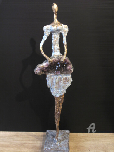 Sculpture titled "Elégante à la jupe…" by Elisabeth Brainos, Original Artwork, Bronze