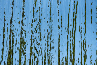 Photographie intitulée "abstract blue water…" par Elisabeth Laplante, Œuvre d'art originale, Photographie numérique