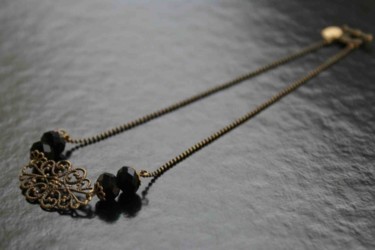 Artisanat intitulée "Collier reine de Nu…" par Elise Saunier, Œuvre d'art originale