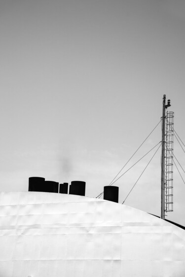 Photographie intitulée "Black smoke" par Elsa Lunghini, Œuvre d'art originale, Photographie numérique Monté sur Aluminium