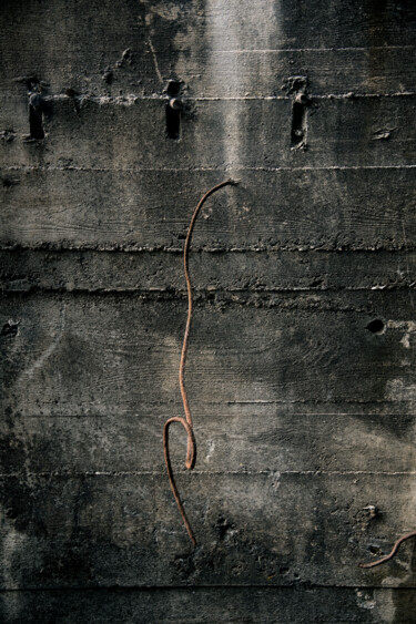 Fotografie mit dem Titel "Concrete 3" von Elsa Lunghini, Original-Kunstwerk, Digitale Fotografie Auf Aluminium montiert