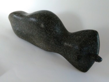 Escultura titulada "Mujer tendida al so…" por Maerlo, Obra de arte original, Piedra