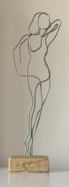 Scultura intitolato "Pin up" da Eric Garnier, Opera d'arte originale, Legno