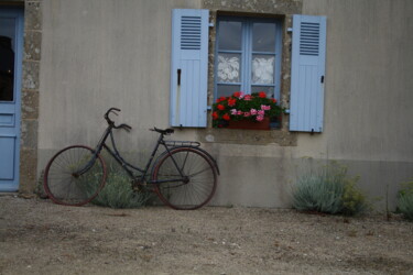 Fotografie mit dem Titel "Le vélo devant la m…" von Ernest Tosetti, Original-Kunstwerk, Digitale Fotografie