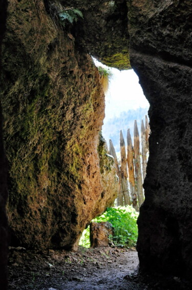 Fotografia intitolato "La grotte" da Ernest Tosetti, Opera d'arte originale, Fotografia digitale