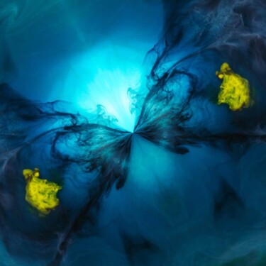 Fotografía titulada "LOLY is blue" por Evanthia Ralliou, Obra de arte original, Fotografía digital