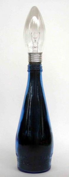 Sculpture intitulée "Blue Me Black" par F Allen Moss, Œuvre d'art originale, Techniques mixtes