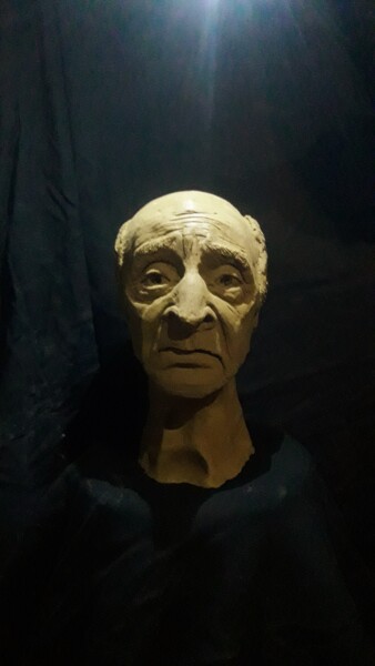 Sculptuur getiteld "Belkhir mohand akli" door Farinas Merabet, Origineel Kunstwerk, Klei