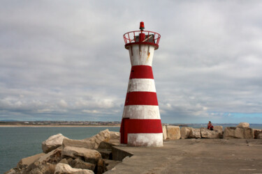 Photographie intitulée "Lighthouse in Penic…" par Fatima Fernandes, Œuvre d'art originale, Photographie numérique