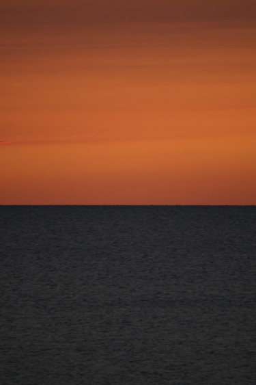 Photographie intitulée "Skyline" par Endo Fox, Œuvre d'art originale, Photographie numérique