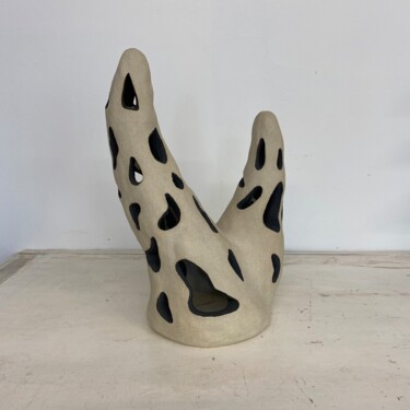 Skulptur mit dem Titel "Leopard Aloe" von Franck Scala, Original-Kunstwerk, Keramik
