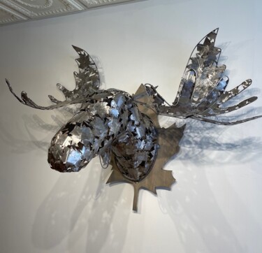 Γλυπτική με τίτλο "Maple Leaf Moose" από Fraser Paterson, Αυθεντικά έργα τέχνης, Μέταλλα Τοποθετήθηκε στο Άλλος άκαμπτος πίν…
