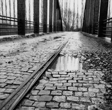 Photographie intitulée "la flaque" par Frédéric Duchesnay, Œuvre d'art originale, Photographie argentique