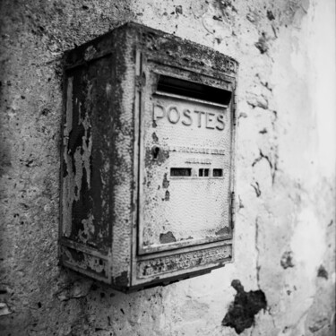 Photography titled "Letter box" by Frédéric Duchesnay, Original Artwork, Analog photography