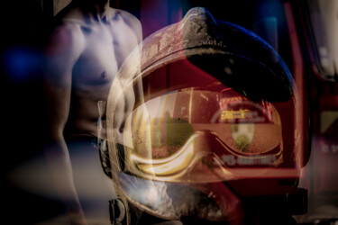 Fotografia intitulada "Fireman 06" por Frederic Bos, Obras de arte originais, Foto Montagem