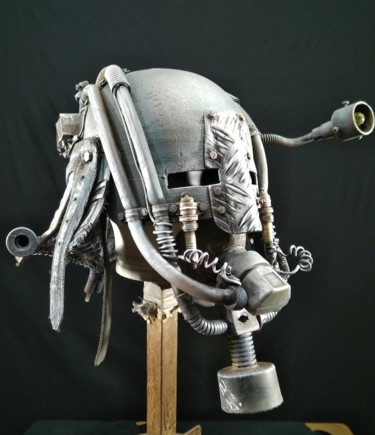 Sculptuur getiteld "Cyborg Helmet" door Igor Gadreaud (Gad the Brand), Origineel Kunstwerk, Hars