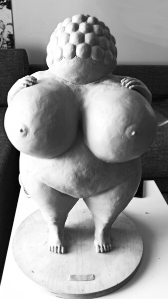 Sculpture titled "Venus" by Garik Kuba, Original Artwork, Polymer clay