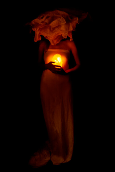 Fotografie getiteld "The light of my soul" door Gelu Stanculescu, Origineel Kunstwerk, Digitale fotografie