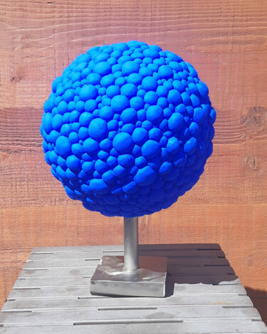 제목이 "Blue Buble"인 조형물 George K로, 원작, 테라코타
