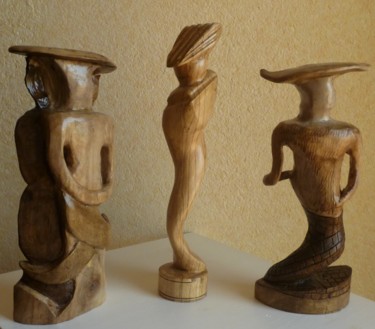 Sculpture intitulée "Trois reines et une…" par Yerry, Œuvre d'art originale, Bois
