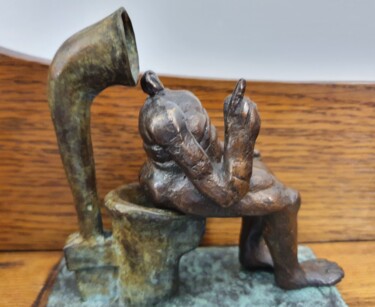 Sculpture titled "Sur le trône" by Gérard Cyne, Original Artwork, Bronze