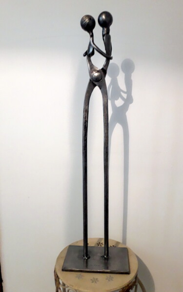 Скульптура под названием "LE REGARD DE L'AMOU…" - Gerard Lami, Подлинное произведение искусства, Металлы