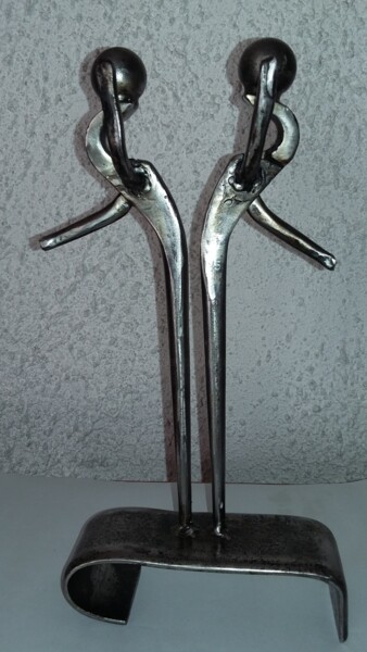 「LES GEMEAUX  ou DAN…」というタイトルの彫刻 Gerard Lamiによって, オリジナルのアートワーク, 金属