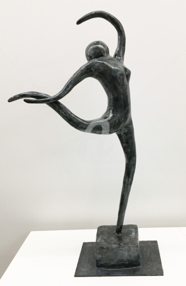 Escultura titulada "Pas de danse" por Ghyslaine Leonelli, Obra de arte original, Papel maché