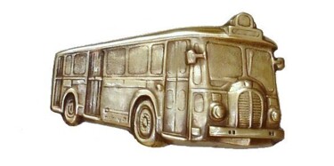Скульптура под названием "Autobus SOMUA OP5" - Gilbert Liblin, Подлинное произведение искусства, Металлы
