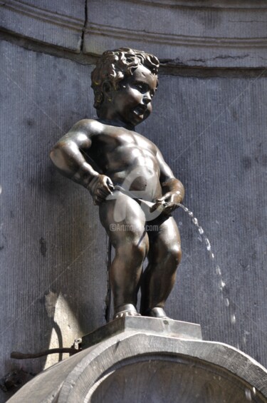 Photographie intitulée "manneken pis" par Gilles Larbi, Œuvre d'art originale, Photographie numérique