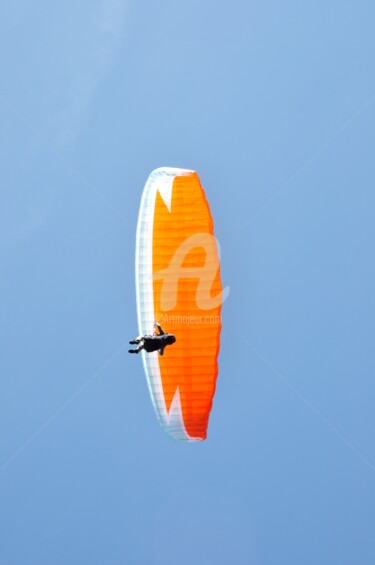 Fotografia intitolato "Parapente orange" da Gilles Larbi, Opera d'arte originale, Fotografia digitale