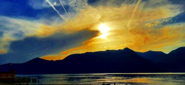 Photographie intitulée "Lake Maggiore sunset" par Giovanni Greco, Œuvre d'art originale, Photographie numérique