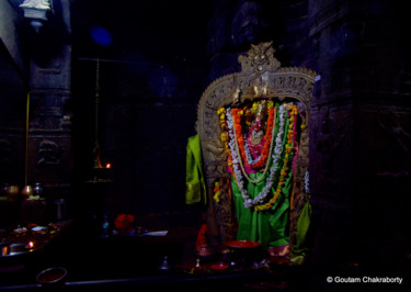 Fotografie getiteld "Hindu Goddess in an…" door Goutam Chakraborty, Origineel Kunstwerk