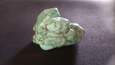 「crabe en turquoise…」というタイトルの彫刻 Venner Fanchによって, オリジナルのアートワーク, ストーン