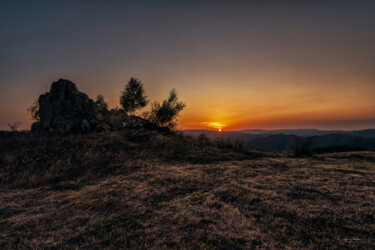 "Sunset Behind The R…" başlıklı Fotoğraf Grigore Roibu tarafından, Orijinal sanat, Dijital Fotoğrafçılık artwork_cat. üzerin…